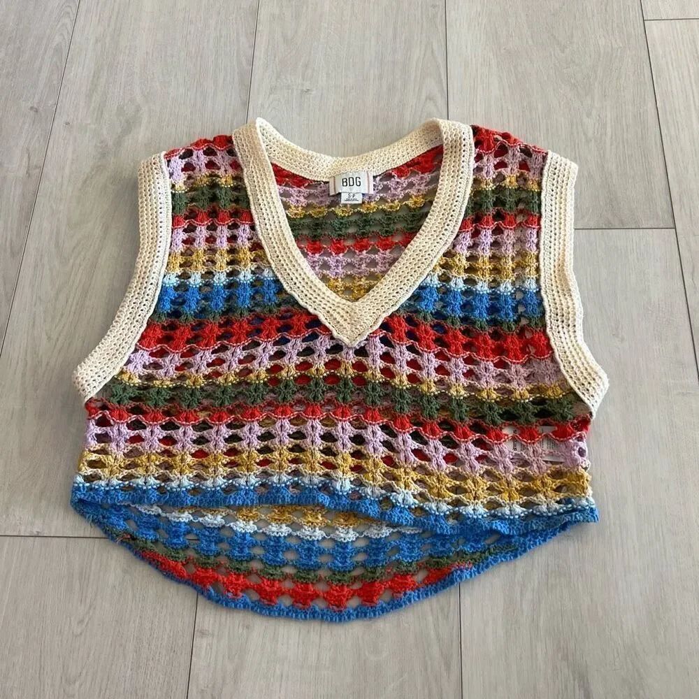 Urban Outfittera BDG Crochet Sweater Vest size S